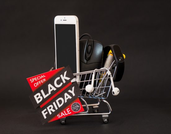 Tecnología y moda lideran las compras en línea para Black Friday 2024 con Tiendamia